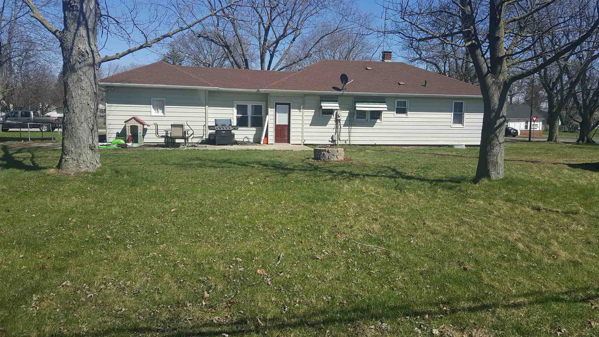 300 James Street Butler, IN 46721 - Photo 3 of 20