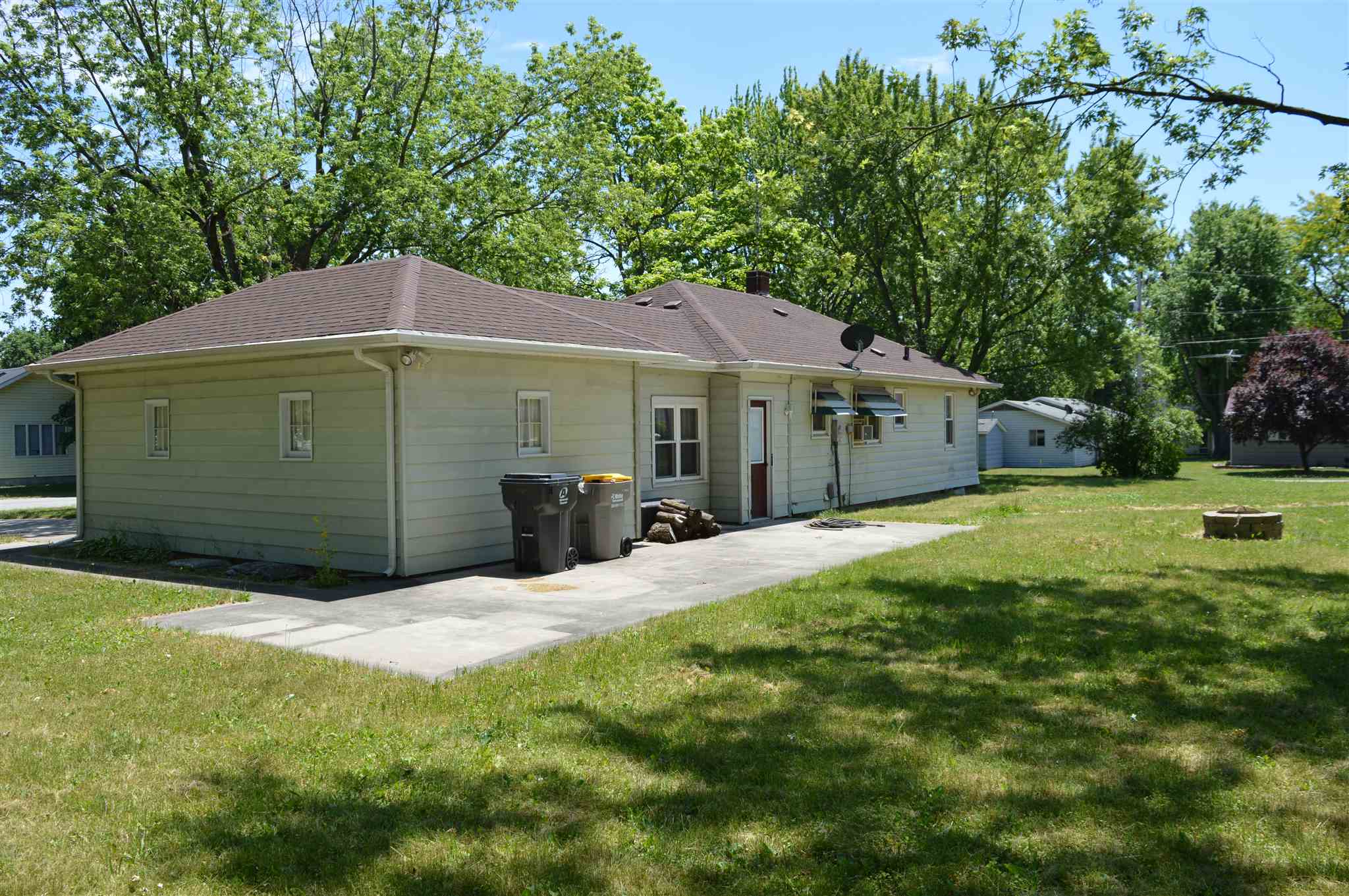 300 James Street Butler, IN 46721 - Photo 4 of 20