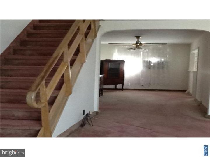3208 Fordham Road Philadelphia, PA 19114 - Photo 3 of 15 Foyer
