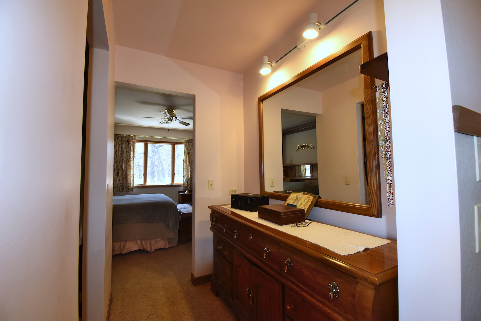 4496 West Sandwich Road Sandwich, IL 60548 - Photo 20 of 37 a room with a bed and furniture