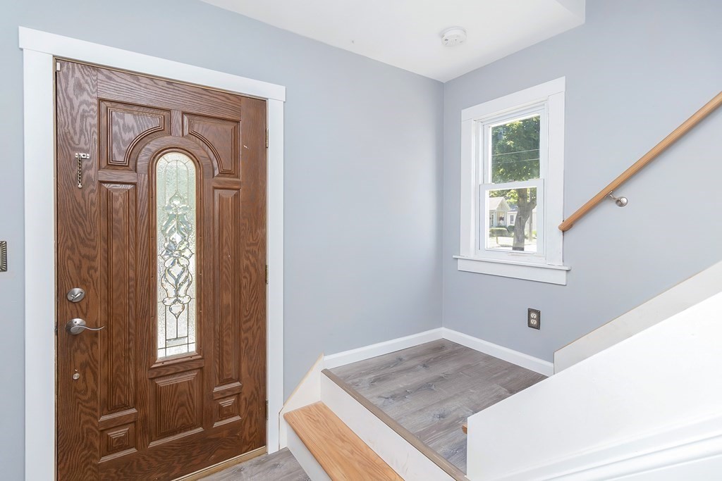 38 Webber Street Springfield, MA 01108 - Photo 17 of 32