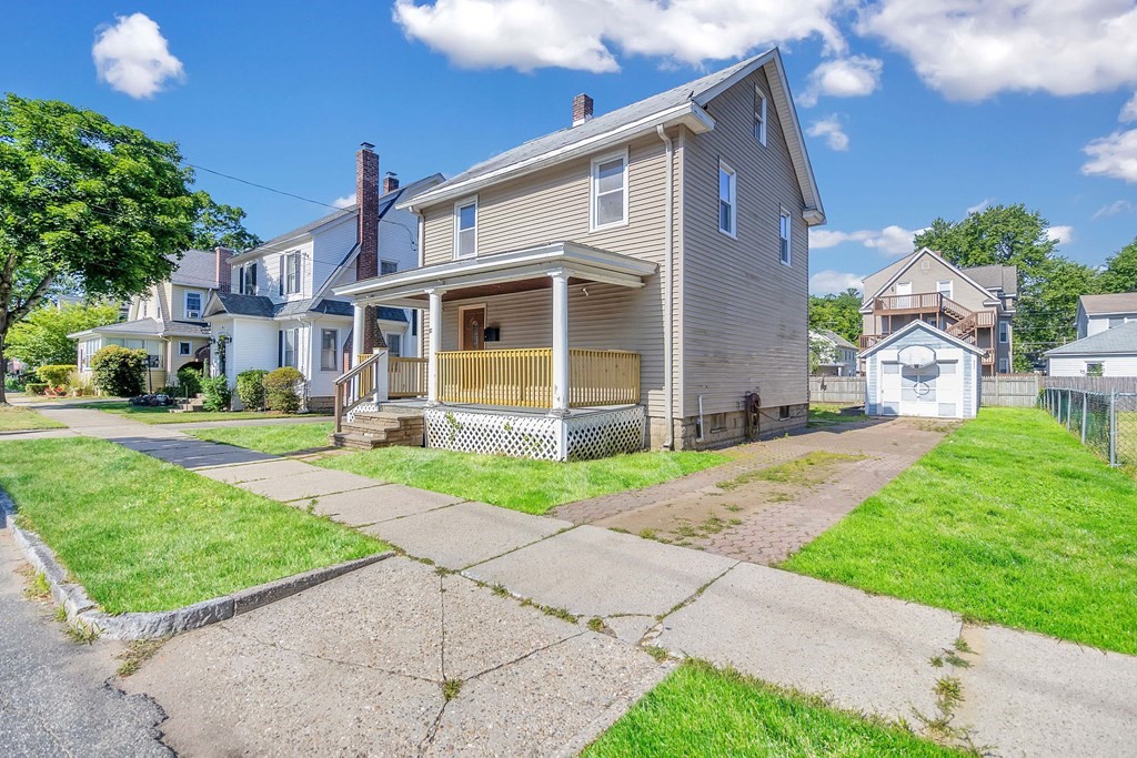 38 Webber Street Springfield, MA 01108 - Photo 3 of 32