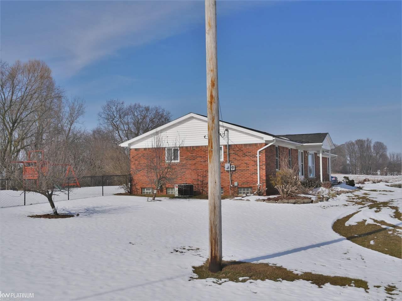 77115 Memphis Ridge Road Richmond, MI 48062 - Photo 5 of 37 31340511-4.JPG