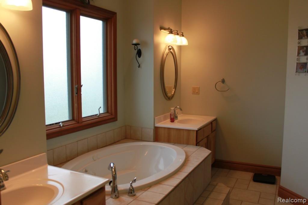 4454 Jackman Road Ida, MI 48140 - Photo 28 of 34 IMG_0511.jpg
