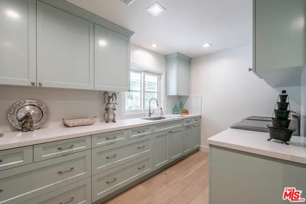 $16,950 | 10821 Savona Road, Los Angeles, CA 90077