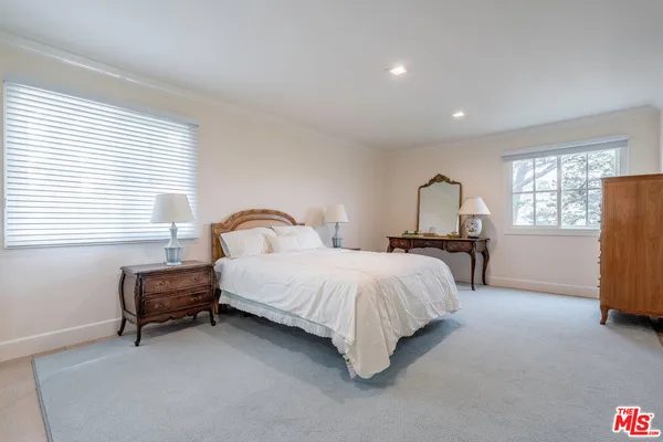 $16,950 | 10821 Savona Road, Los Angeles, CA 90077