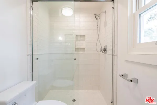 $16,950 | 10821 Savona Road, Los Angeles, CA 90077