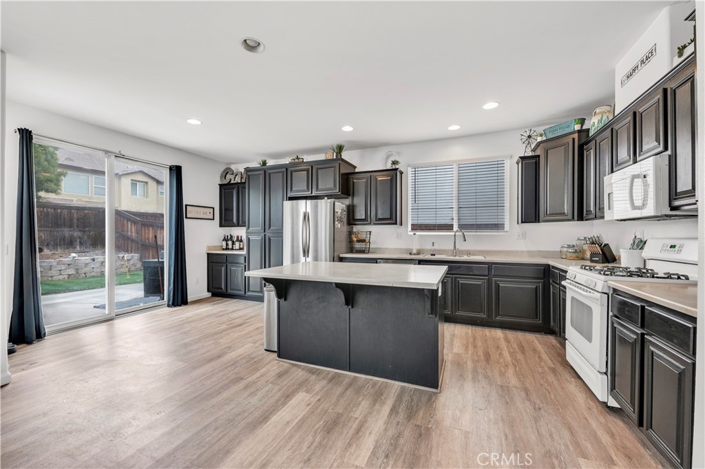 29160 Overboard Drive Romoland, CA 92585 - Photo 17 of 45