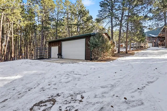 $1,000,000 | 3375 Pinehurst Circle, Colorado Springs, CO 80908