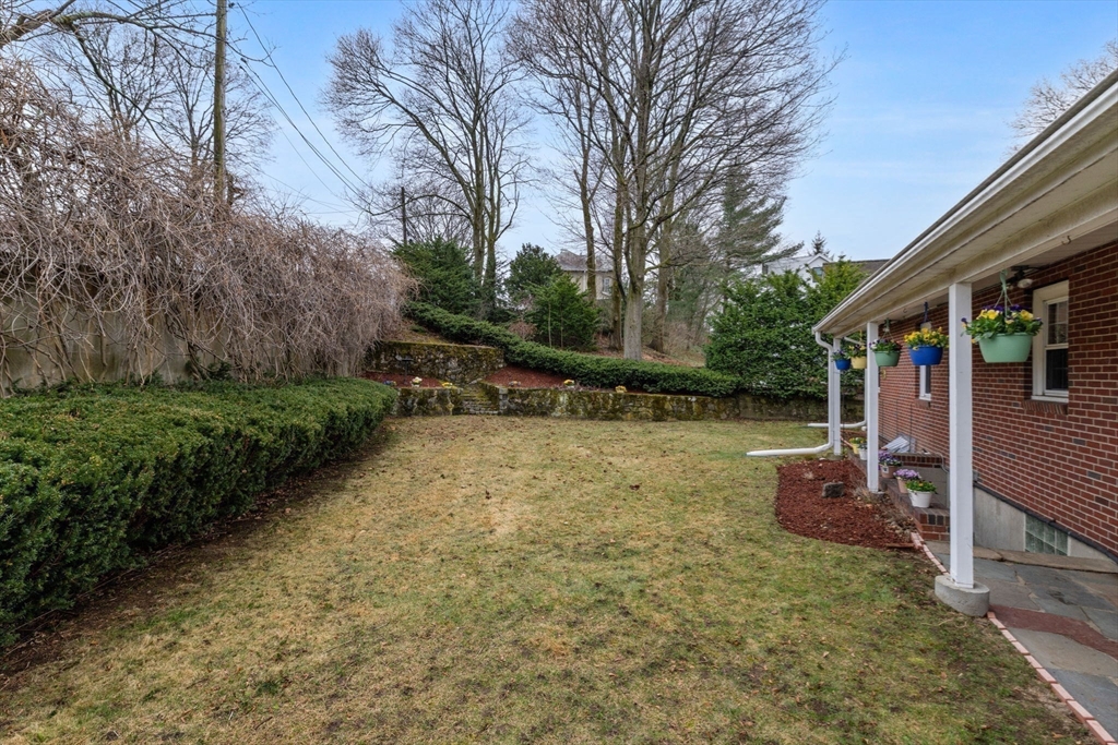 14 Schofield Drive Newton, MA 02460 - Photo 5 of 28