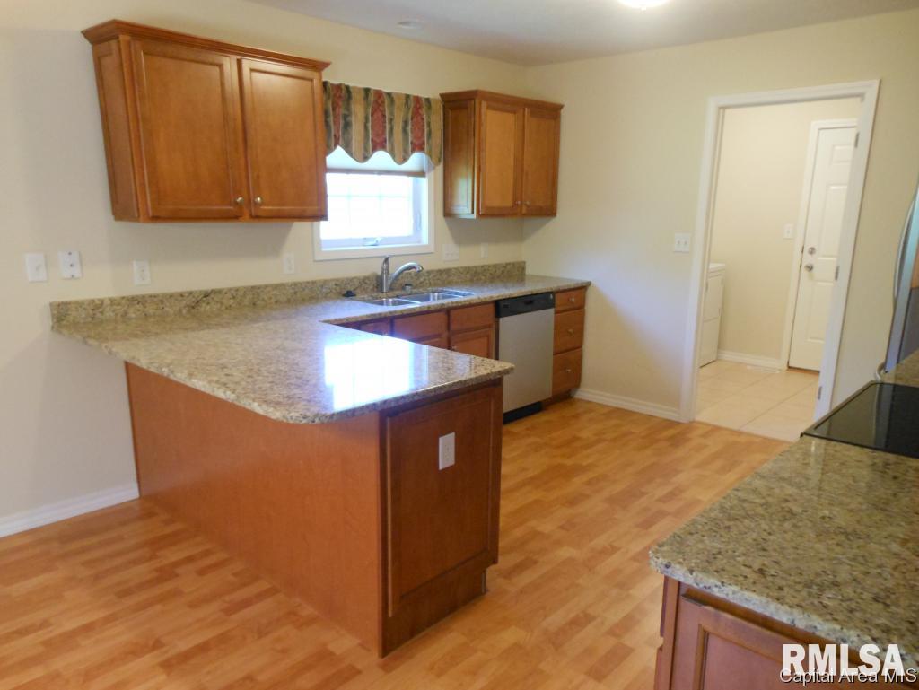 1024 Ravina Drive Chatham, IL 62629 - Photo 13 of 32 Gallery Image 13