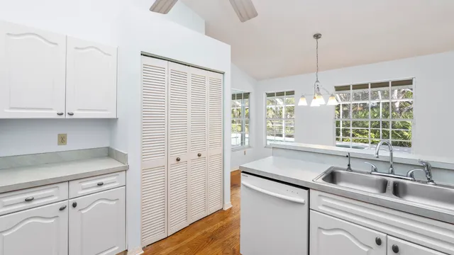 $550,000 | 60 Brampton Lane, Naples, FL 34104