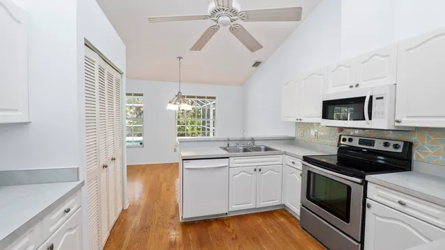 $550,000 | 60 Brampton Lane, Naples, FL 34104