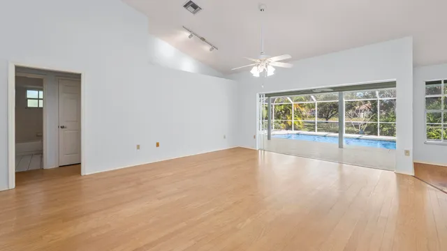 $550,000 | 60 Brampton Lane, Naples, FL 34104