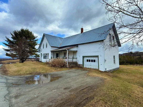 $173,400 | 2570 Maple Hill Road, Barton, VT 05822