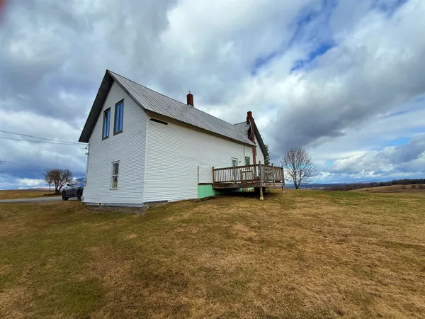 $173,400 | 2570 Maple Hill Road, Barton, VT 05822