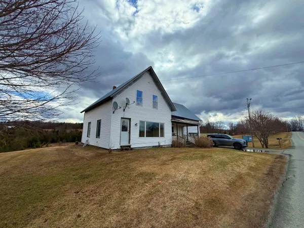 $173,400 | 2570 Maple Hill Road, Barton, VT 05822