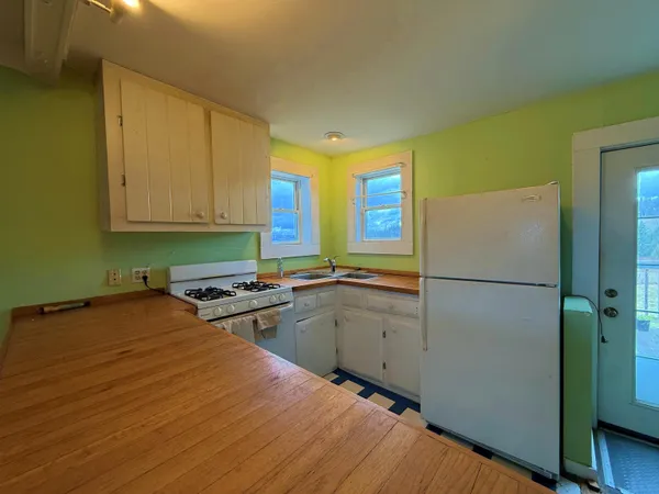 $173,400 | 2570 Maple Hill Road, Barton, VT 05822