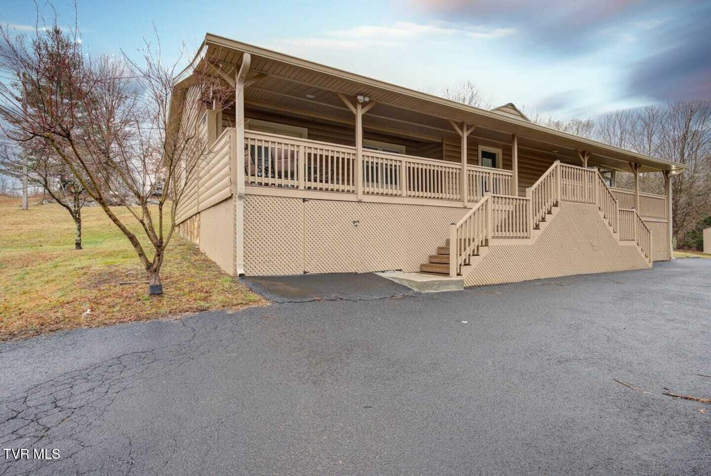 4606 Island Road Bristol, TN 37620 - Photo 2 of 25 ef24cbe0-dfca-4cc3-a6b5-8c90375dce84