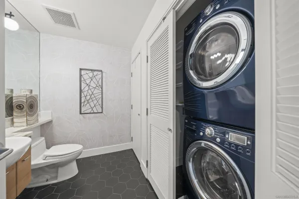 $3,450 | 575 Sixth Avenue, Unit 804, San Diego, CA 92101