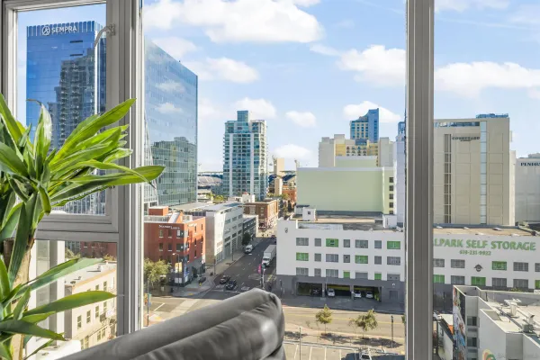$3,450 | 575 Sixth Avenue, Unit 804, San Diego, CA 92101