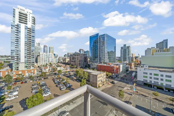 $3,450 | 575 Sixth Avenue, Unit 804, San Diego, CA 92101