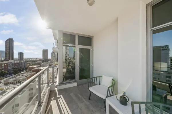 $3,450 | 575 Sixth Avenue, Unit 804, San Diego, CA 92101