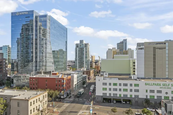 $3,450 | 575 Sixth Avenue, Unit 804, San Diego, CA 92101