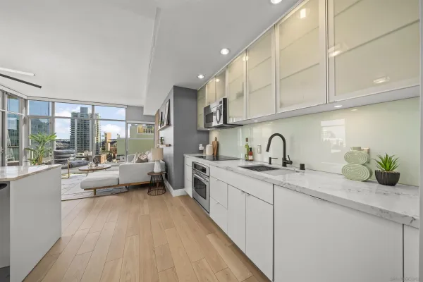 $3,450 | 575 Sixth Avenue, Unit 804, San Diego, CA 92101