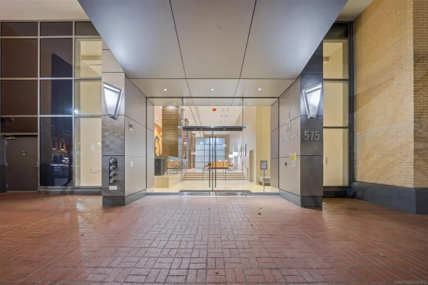 $3,450 | 575 Sixth Avenue, Unit 804, San Diego, CA 92101