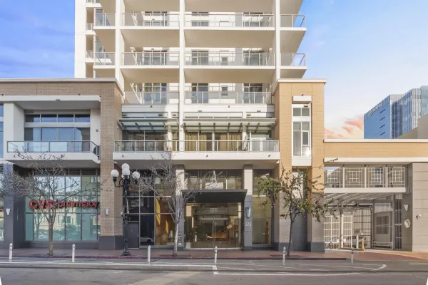 $3,450 | 575 Sixth Avenue, Unit 804, San Diego, CA 92101