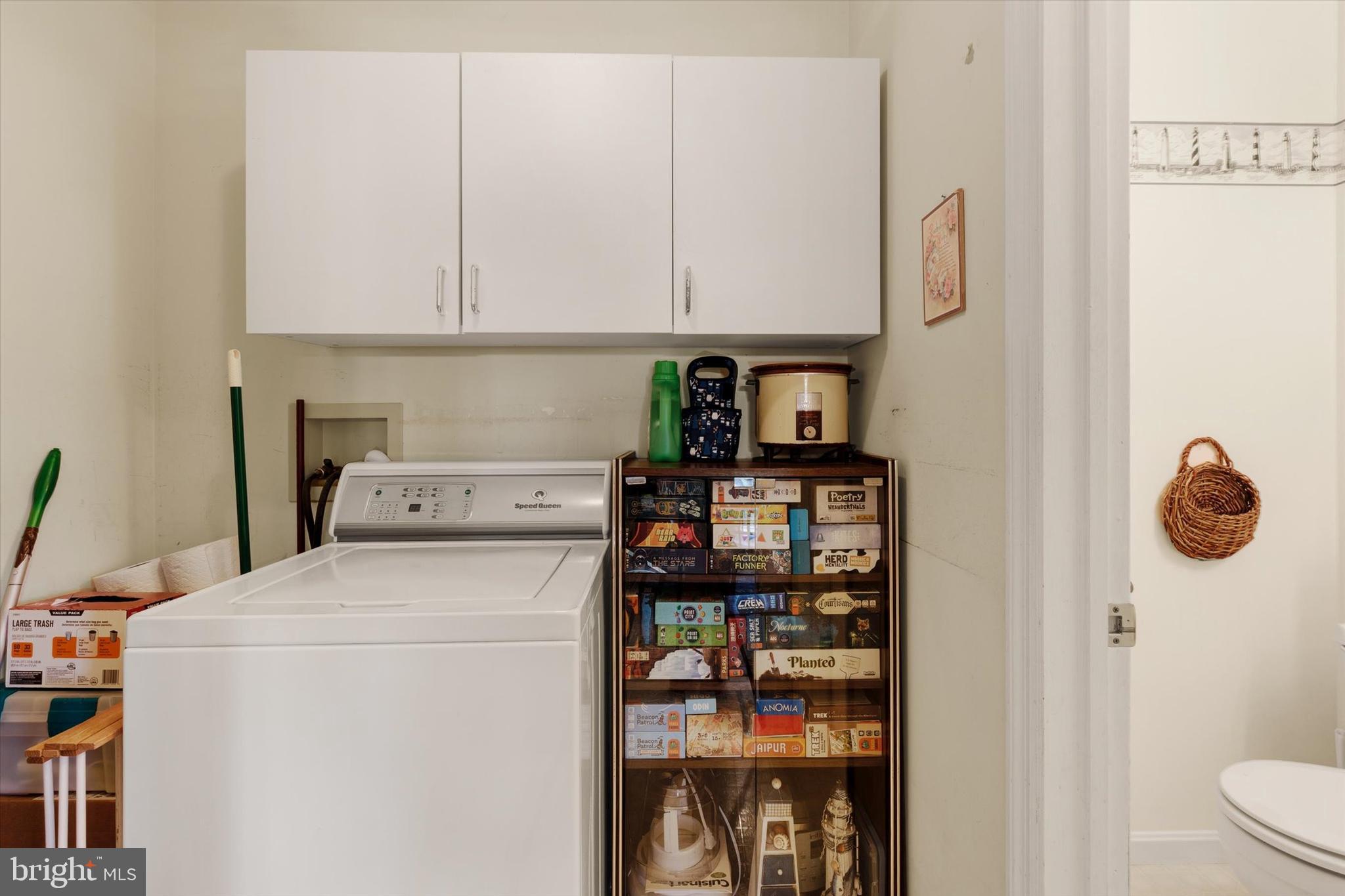 18 Brookview Drive Lititz, PA 17543 - Photo 15 of 26 First-floor Laundry