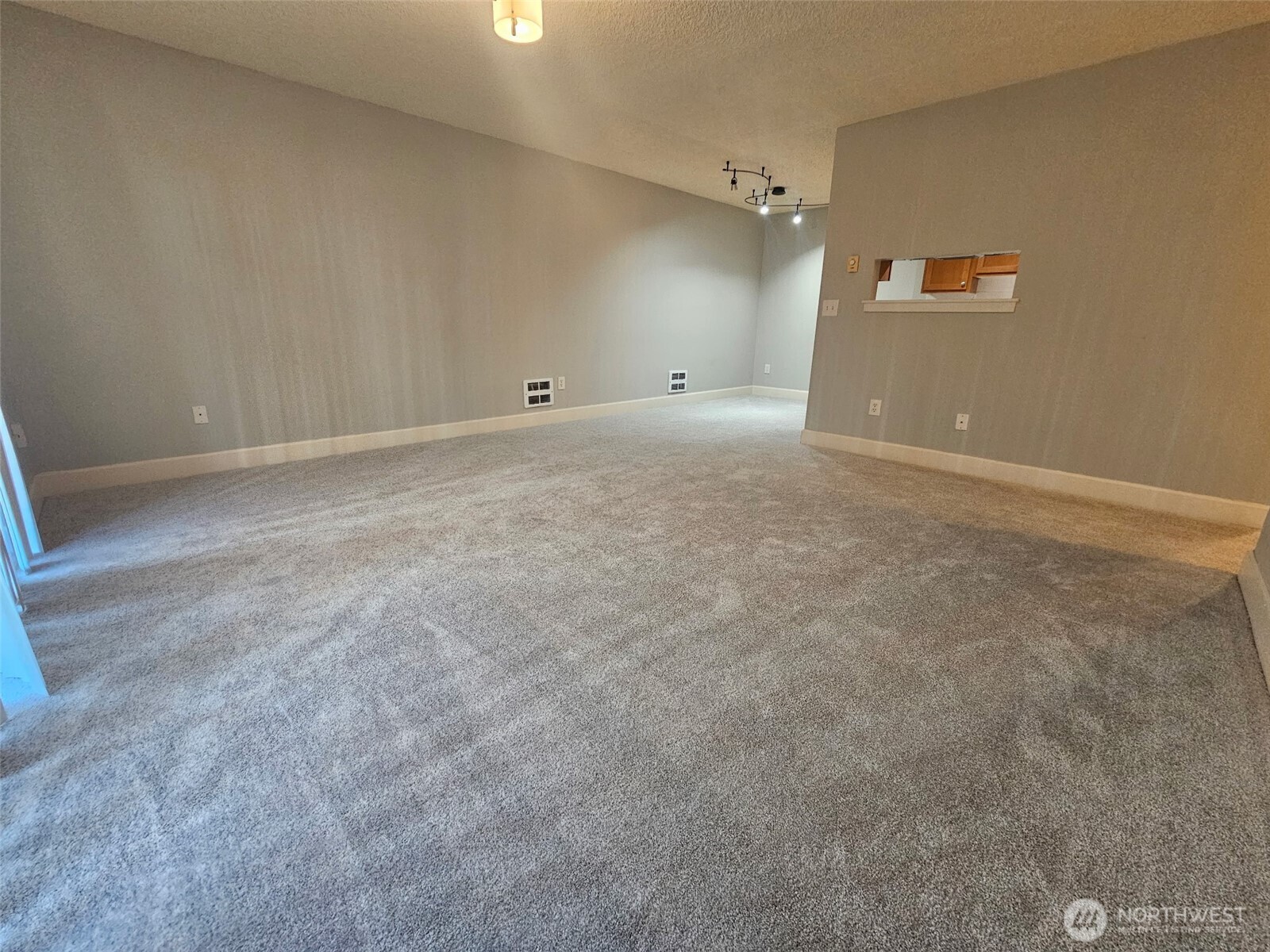 8025 234th Street Southwest, Unit 103 Edmonds, WA 98026 - Photo 6 of 14