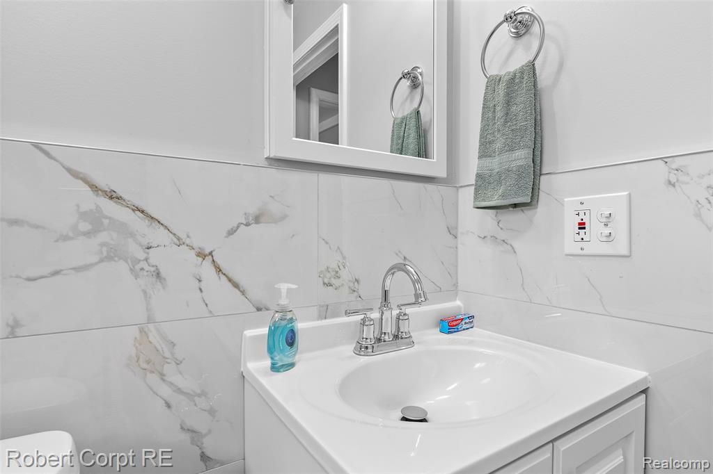 4772 Harding Street Dearborn Heights, MI 48125 - Photo 8 of 22