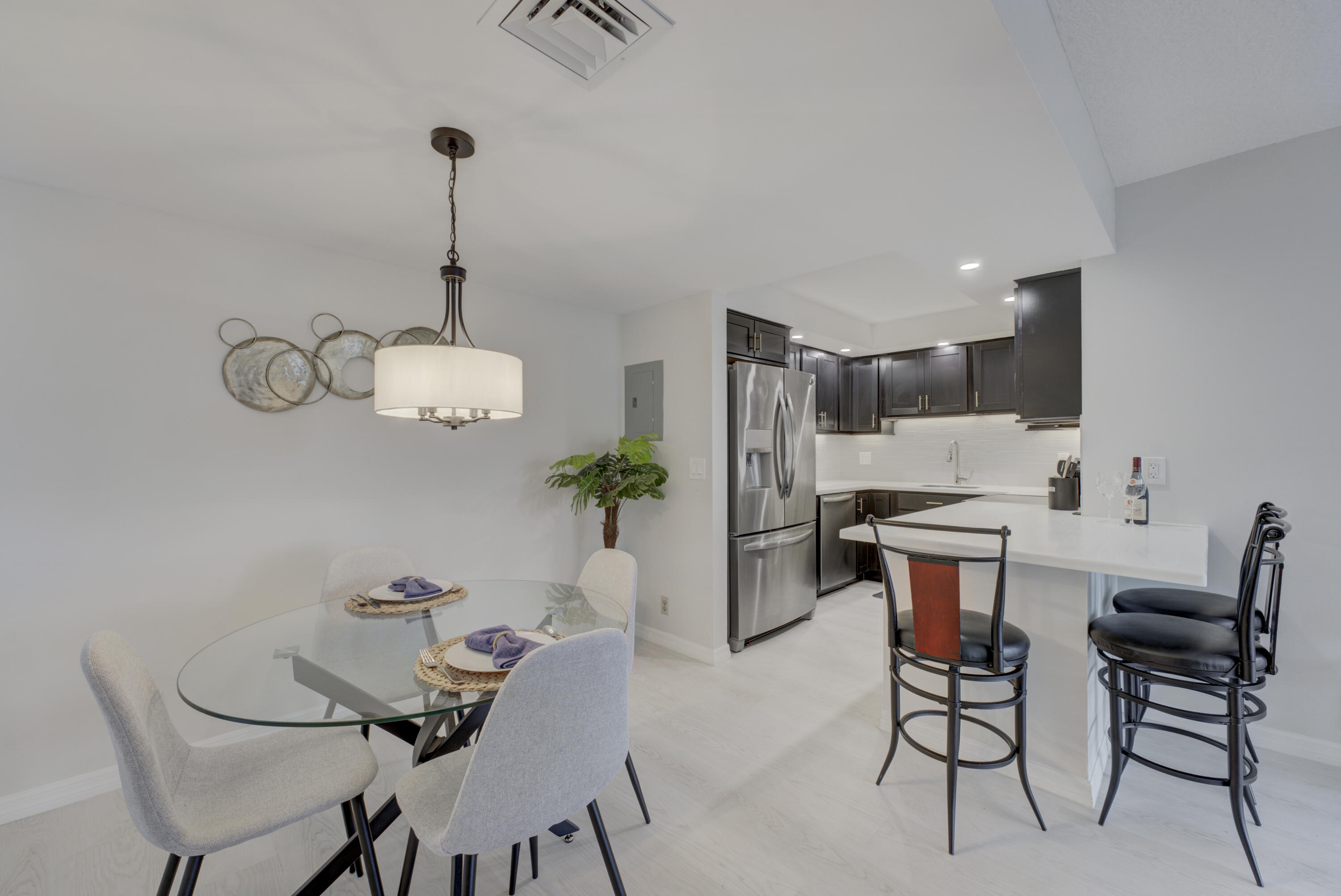 336 Golfview Road, Unit 314 North Palm Beach, FL 33408 - Photo 6 of 16 07_dsc02734_5_6_7_8