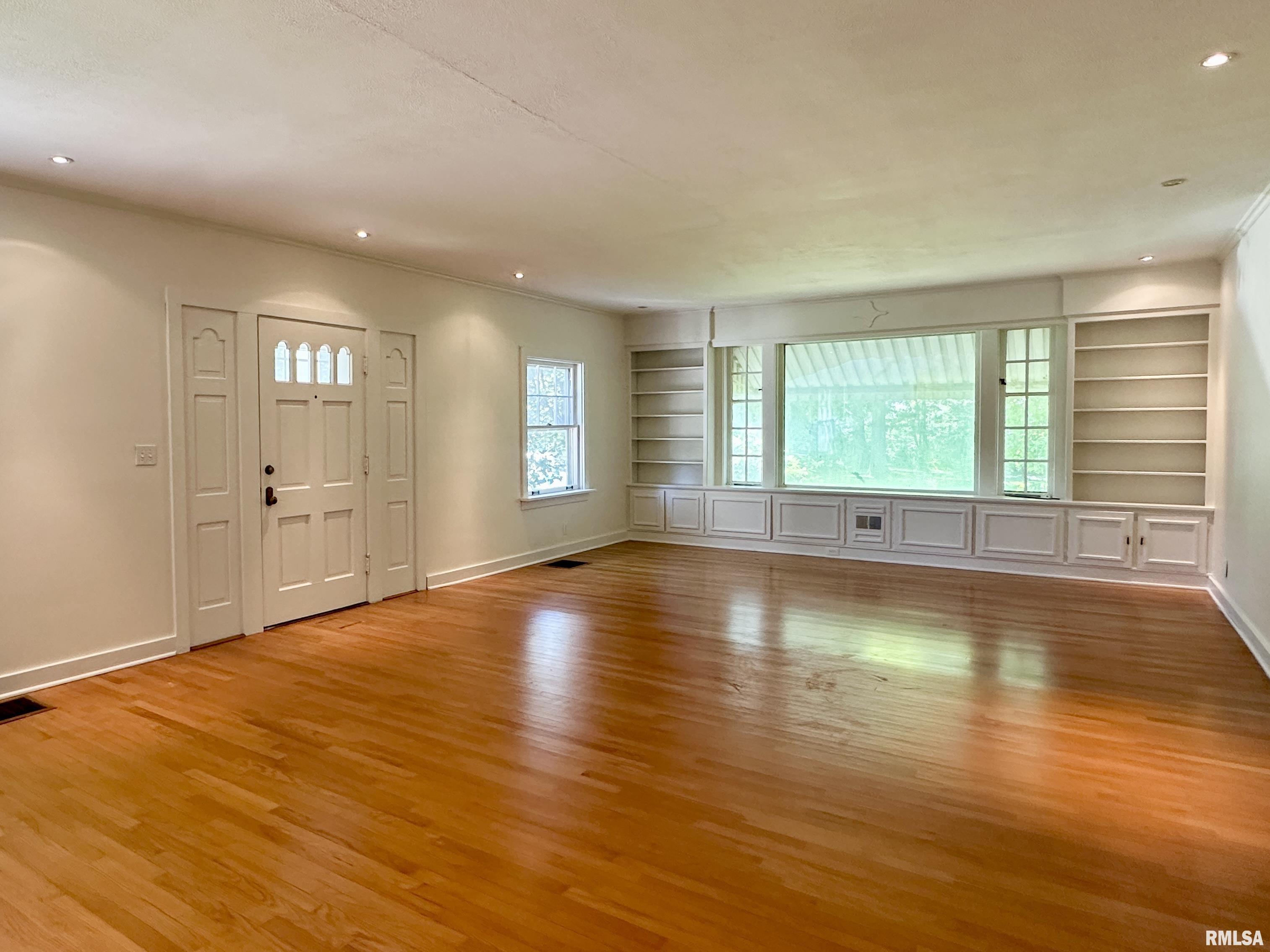2100 Mound Road Jacksonville, IL 62650 - Photo 12 of 20