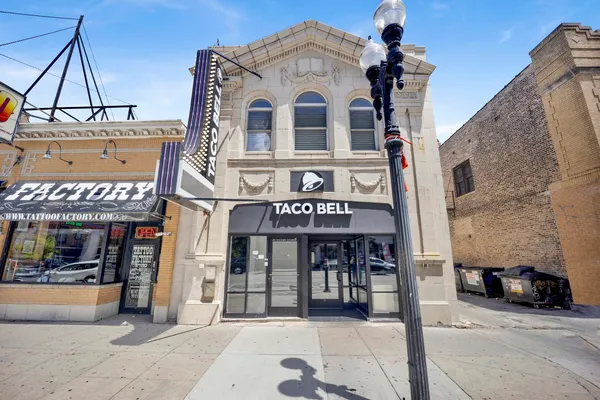 $2,000 | 4437 North Broadway, Unit 2R, Chicago, IL 60640