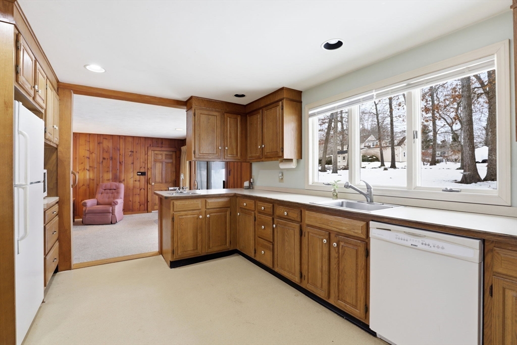 49 Jackson Road Scituate, MA 02066 - Photo 4 of 25