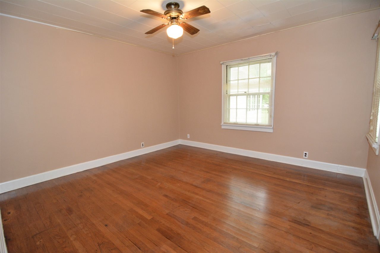 194 North 161 State Road Boonville, IN 47601 - Photo 12 of 32