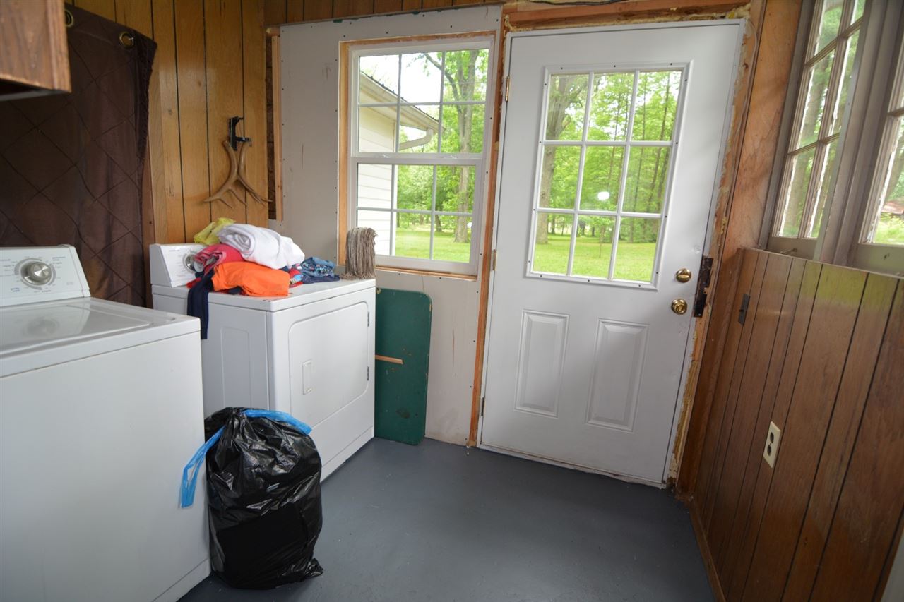 194 North 161 State Road Boonville, IN 47601 - Photo 17 of 32