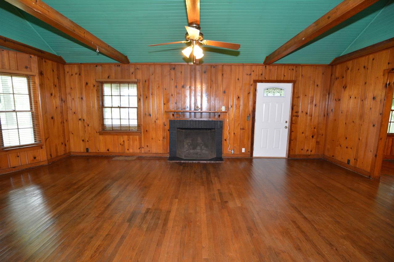 194 North 161 State Road Boonville, IN 47601 - Photo 3 of 32