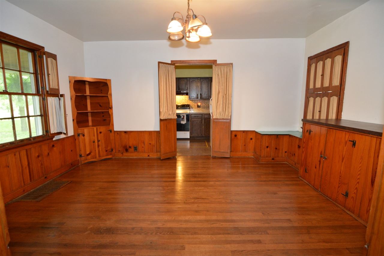 194 North 161 State Road Boonville, IN 47601 - Photo 5 of 32