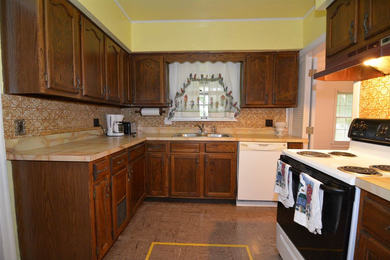 194 North 161 State Road Boonville, IN 47601 - Photo 7 of 32