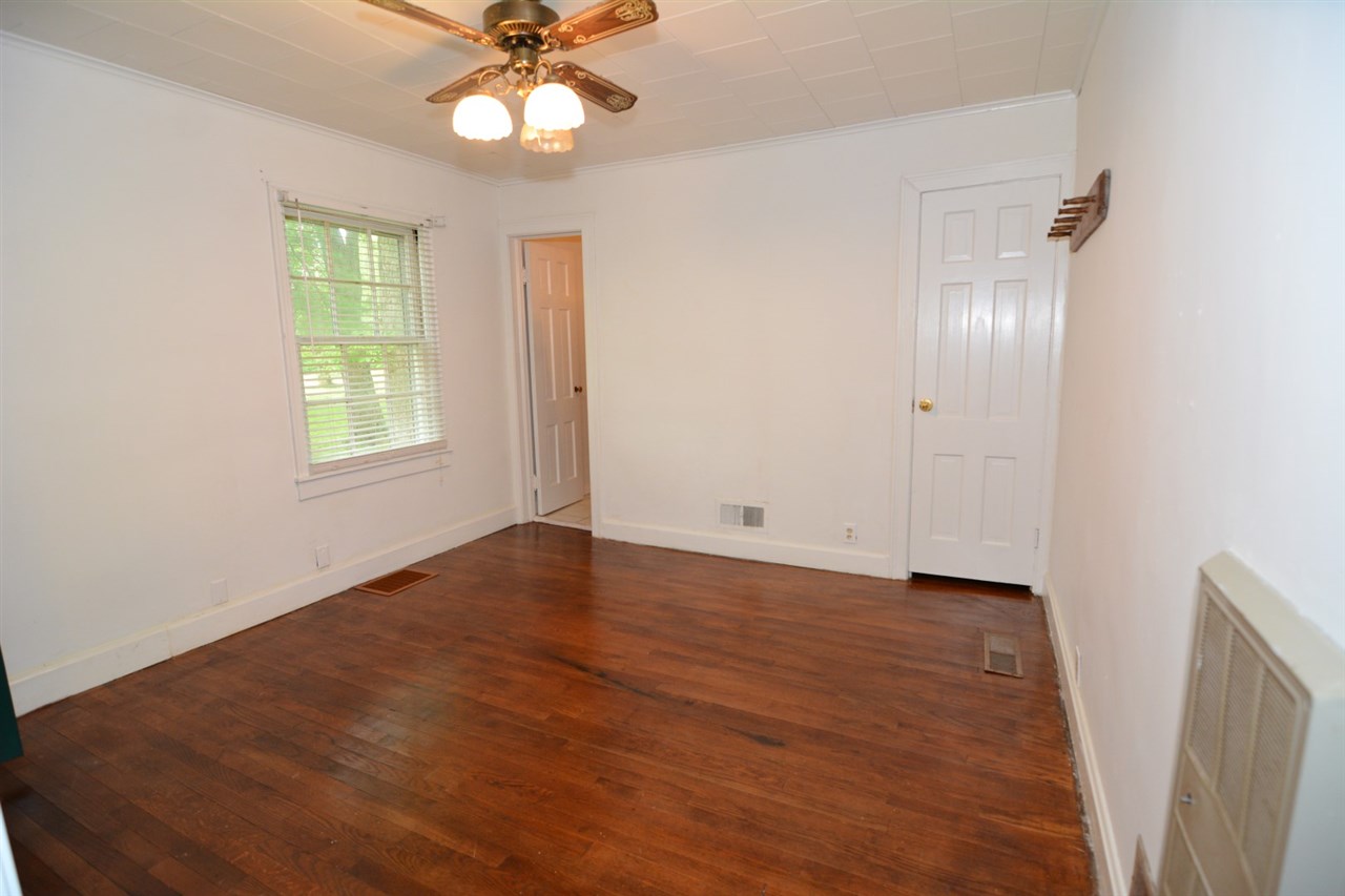 194 North 161 State Road Boonville, IN 47601 - Photo 10 of 32