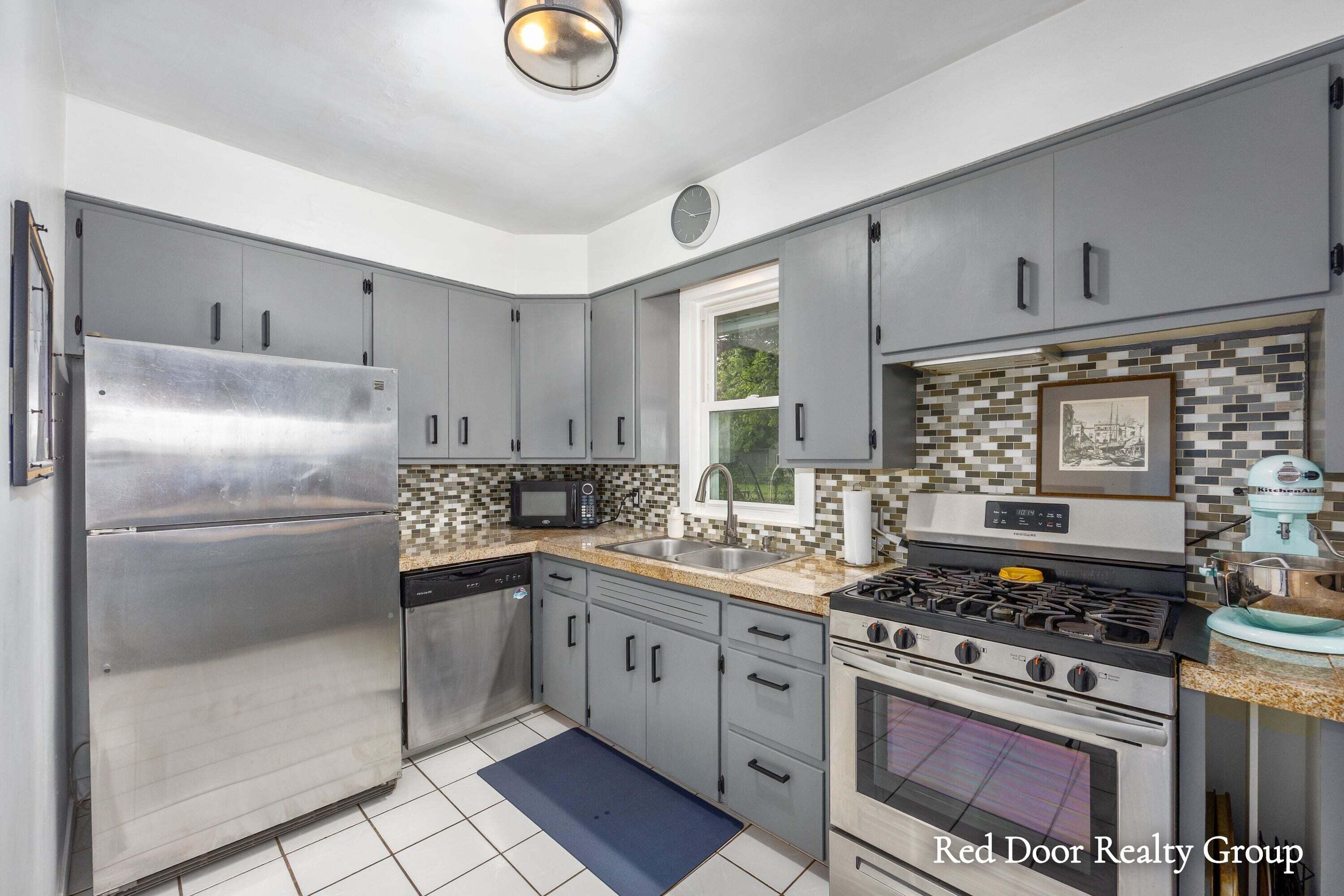 1108 Fisk Road Southeast Grand Rapids, MI 49507 - Photo 17 of 38 1108 Fisk_017