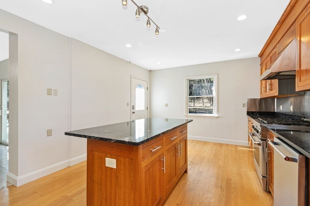32 River Road Weston, MA 02493 - Photo 14 of 36 Gallery Image 14