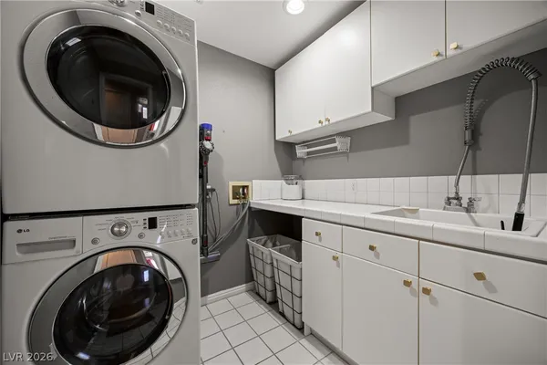 $785,000 | 4240 Mills Street, Logandale, NV 89021