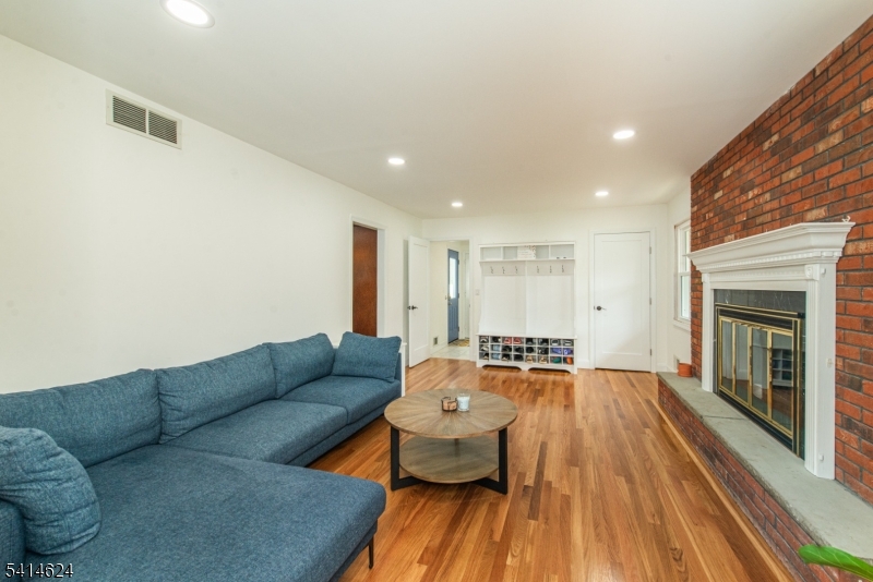 32 Cutler Road Morris Plains, NJ 07950 - Photo 13 of 35