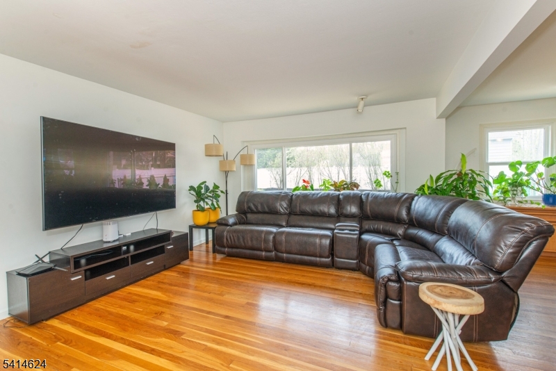 32 Cutler Road Morris Plains, NJ 07950 - Photo 6 of 35