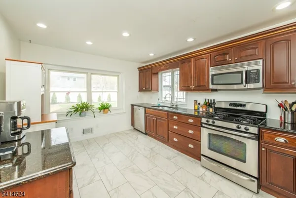 $6,000 | 32 Cutler Road, Morris Plains, NJ 07950